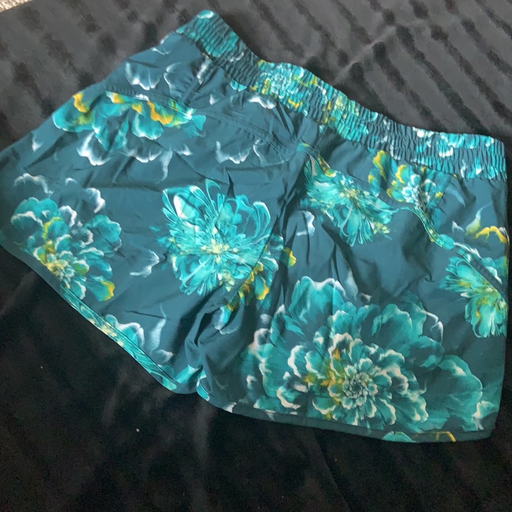 Avia running shorts double layer size large - Picture 8 of 8